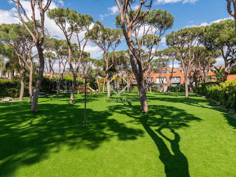 Foto 4f17af67-33d4-4315-8e1d-f668839ad824. Affitto chalet con riscaldamento parcheggio piscina in Gavà