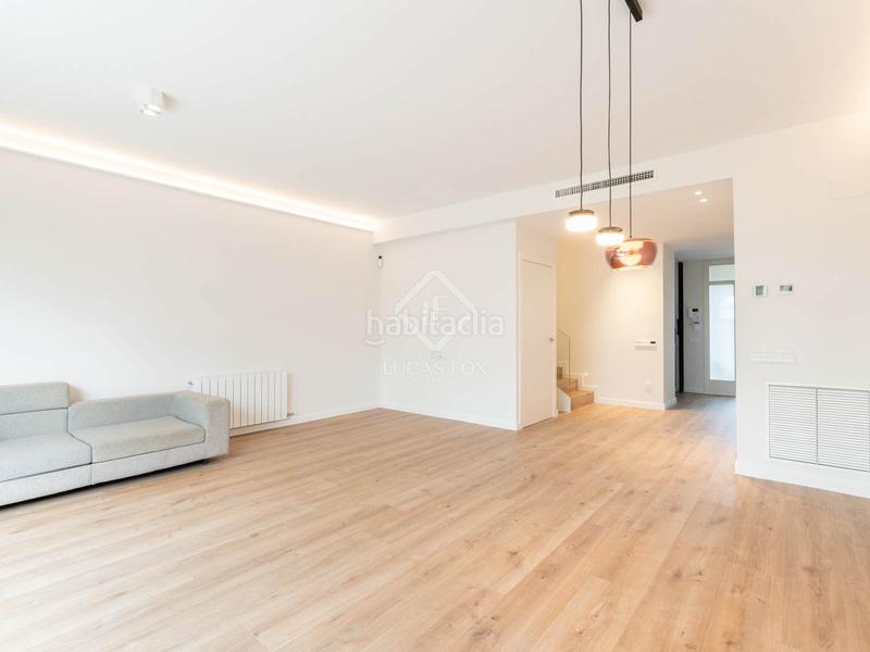 Foto 5ccbef34-fe12-49a1-afa3-a5c115fcdf16. Alquiler chalet luminosa casa adosada de 4 dormitorios en alquiler mar, a solo un minuto a pie del mar en Gavà