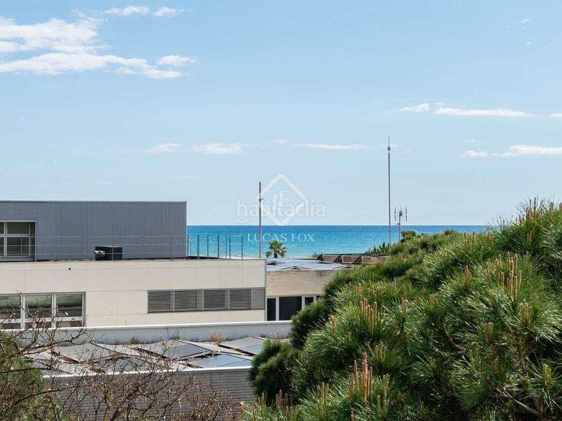 Foto c235f916-16f3-46ad-8519-7ff2037a3f4e. Alquiler chalet luminosa casa adosada de 4 dormitorios en alquiler mar, a solo un minuto a pie del mar en Gavà