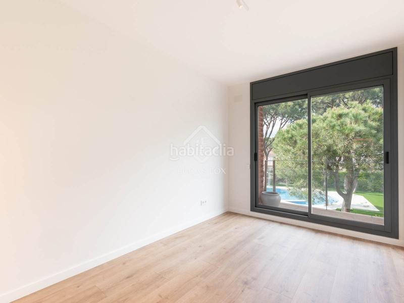 Foto d7f2b6f4-1443-4c61-a690-efb92b112b09. Alquiler chalet luminosa casa adosada de 4 dormitorios en alquiler mar, a solo un minuto a pie del mar en Gavà