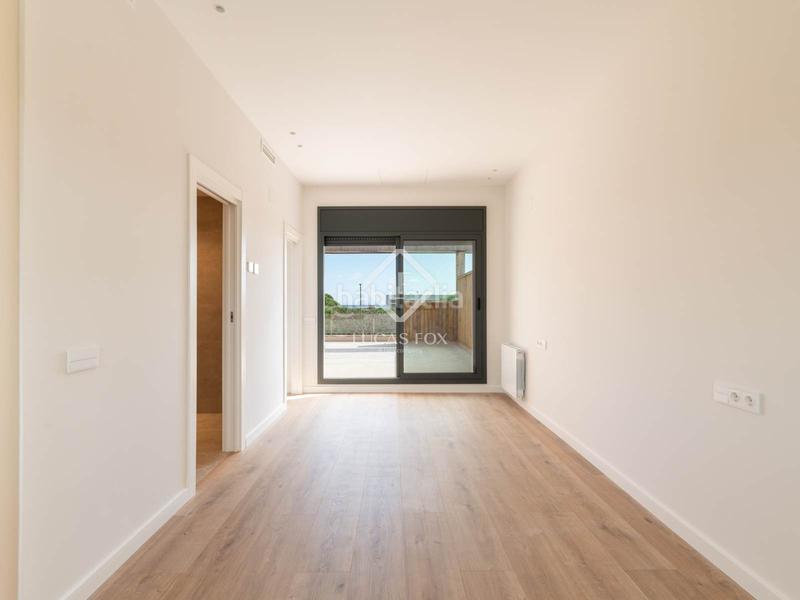 Foto 5df04208-cfe4-4593-83bb-db143cde817f. Rent chalet with heating parking pool in Gava Mar Gavà