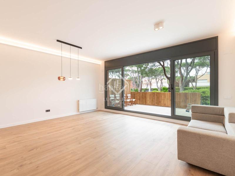 Foto 716957e7-9695-474e-8bb8-2cbd9e8acbbe. Rent chalet with heating parking pool in Gava Mar Gavà