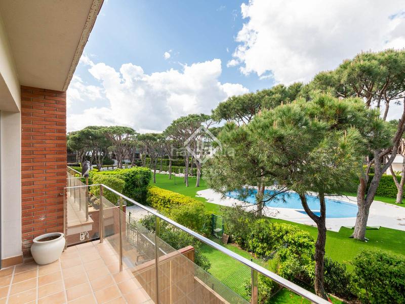 Foto fdd8d5fa-bbd9-4ccc-a583-bcb91cb505f8. Rent chalet with heating parking pool in Gava Mar Gavà