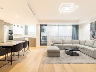 Pis a Centre. Moderno piso dúplex con terraza, plaza de aparcamiento y traster