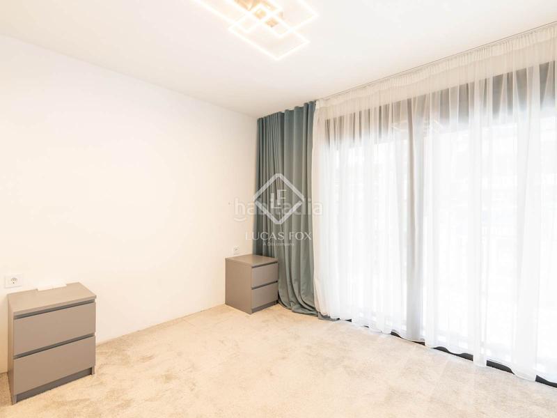 Foto 260424d1-ffc4-4231-93c8-22ce0f5800ba. Piso moderno piso dúplex con terraza, plaza de aparcamiento y trastero incluidos en venta en Castelldefels