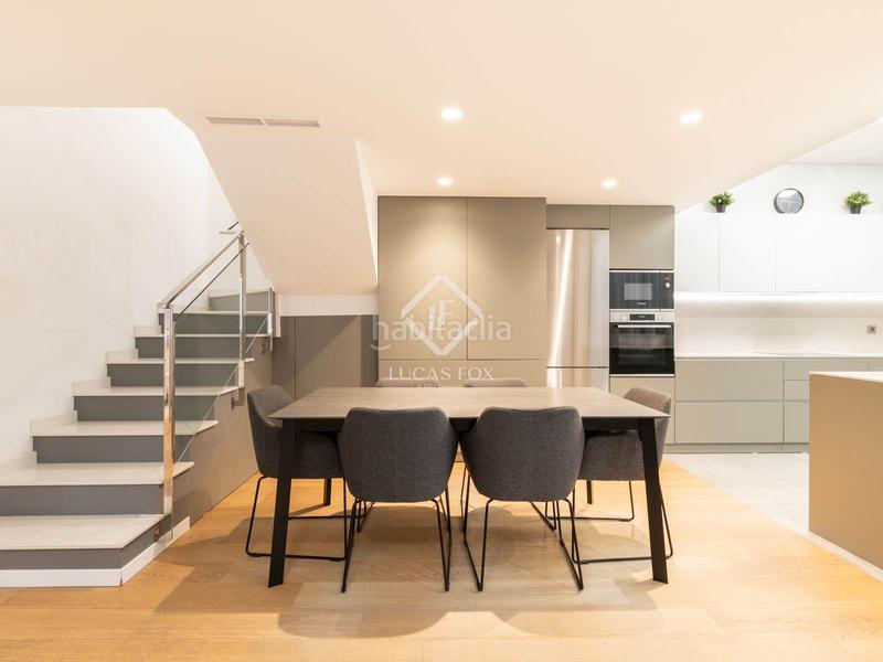 Foto 620b09ca-d0b5-4919-b402-85f4fb401cda. Piso moderno piso dúplex con terraza, plaza de aparcamiento y trastero incluidos en venta en Castelldefels