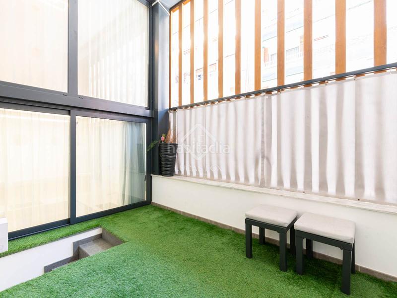 Foto 64ff1cf6-42e9-472f-9f93-2c32726f6c5a. Piso moderno piso dúplex con terraza, plaza de aparcamiento y trastero incluidos en venta en Castelldefels