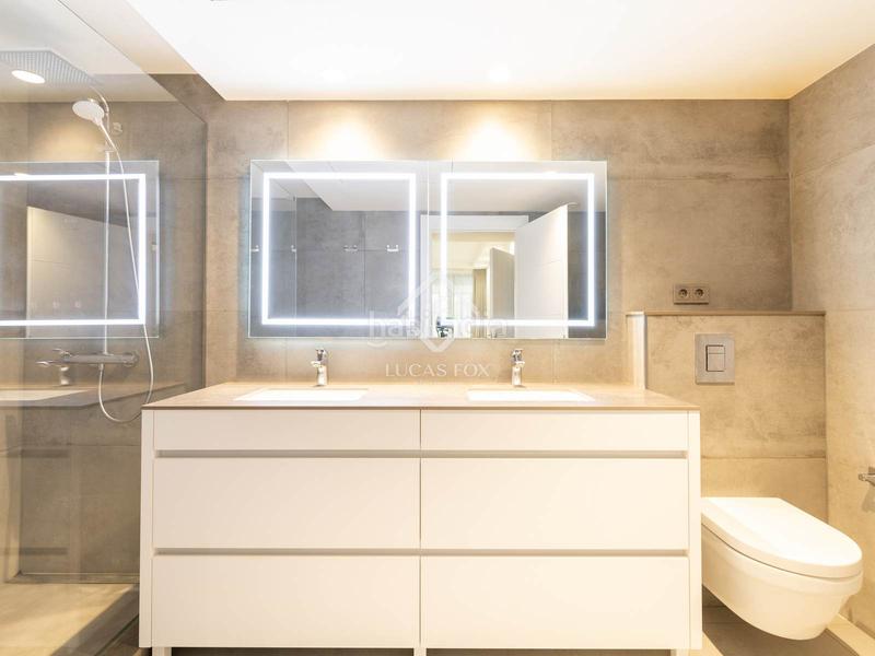 Foto 6614e5d8-0410-4e78-b548-af1306d04cd8. Piso moderno piso dúplex con terraza, plaza de aparcamiento y trastero incluidos en venta en Castelldefels