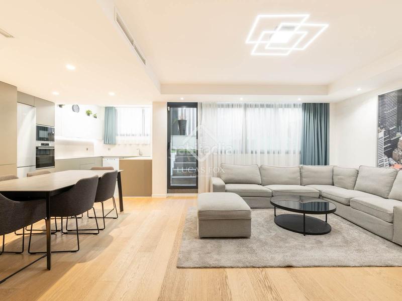 Foto 771fc9fc-c267-4887-a8f3-375f1c9b3786. Piso moderno piso dúplex con terraza, plaza de aparcamiento y trastero incluidos en venta en Castelldefels