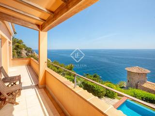 Xalet a Llafranc. Espectacular villa de 7 dormitorios, en segunda línea de mar, a