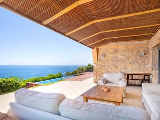 Chalet in Llafranc. Espectacular villa de 7 dormitorios, en segunda línea de mar, a