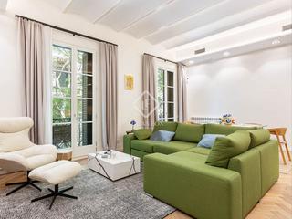 Etagenwohnung in St. Pere - Sta. Caterina - El Born. En venta piso en excelentes condiciones con tres dormitorios en
