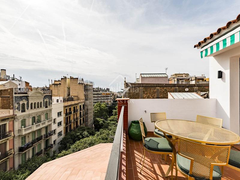 Foto 1f14af59-65b4-45f0-9223-65871ce15f65. Ático en venta exclusivo ático reformado con terrazas privadas en el corazón del eixample en Barcelona