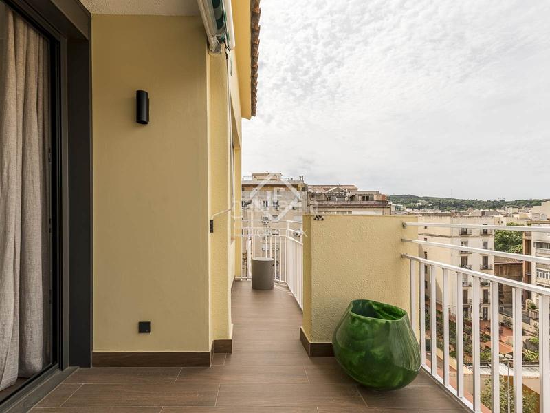 Foto e83f454a-8eca-4e86-9db7-56779858f189. Ático en venta exclusivo ático reformado con terrazas privadas en el corazón del eixample en Barcelona