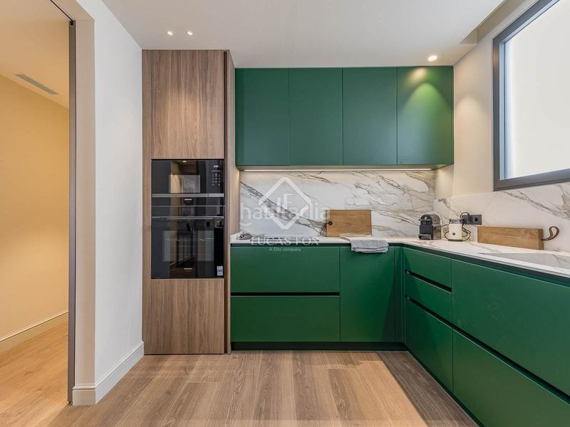 Foto e87c3363-3605-4c4e-a9ca-342a2d3a3b6b. Ático en venta exclusivo ático reformado con terrazas privadas en el corazón del eixample en Barcelona