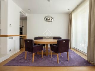 Location Appartement à St. Pere - Sta. Caterina - El Born. Estupendo piso amueblado y equipado con vistas a la catedral, en