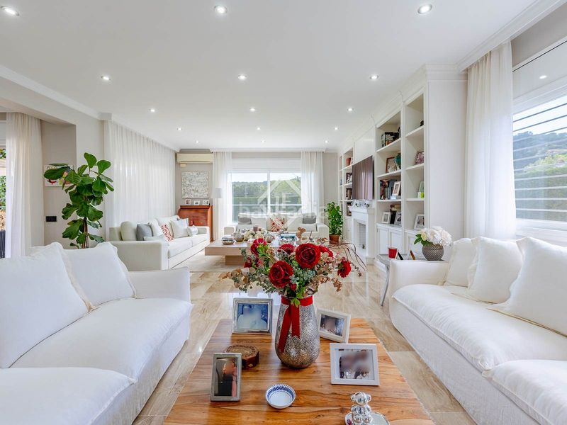 Foto 52d89552-ee61-40bd-918e-d6e16d3e289f. Xalet amb calefacció aparcament piscina a Teià