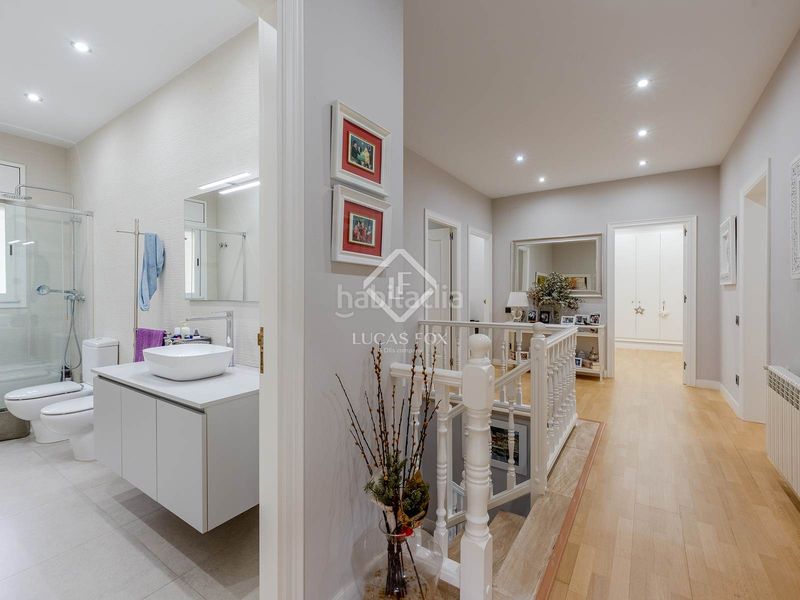 Foto 54d57abe-0720-4e6e-b765-4b120b392b15. Xalet amb calefacció aparcament piscina a Teià