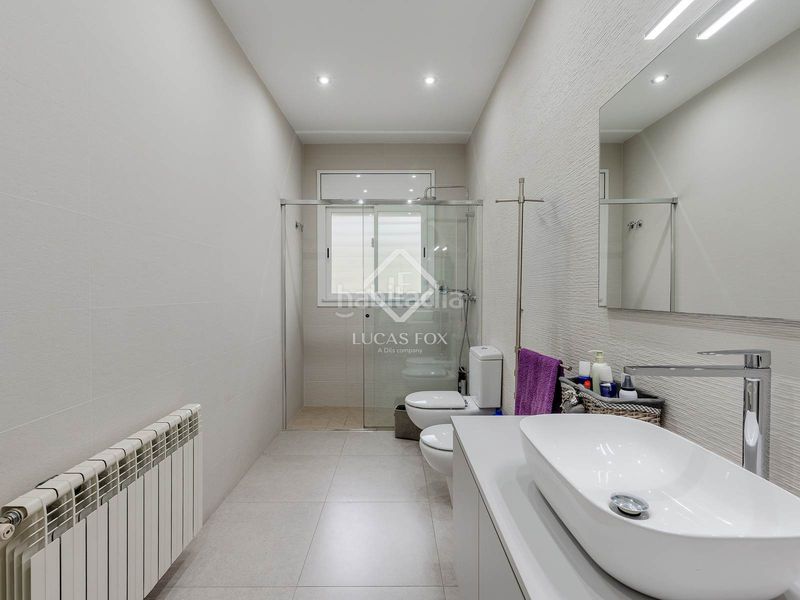 Foto 91b8c964-0d1e-45a1-b3ef-07c7ec0e8bb2. Xalet amb calefacció aparcament piscina a Teià