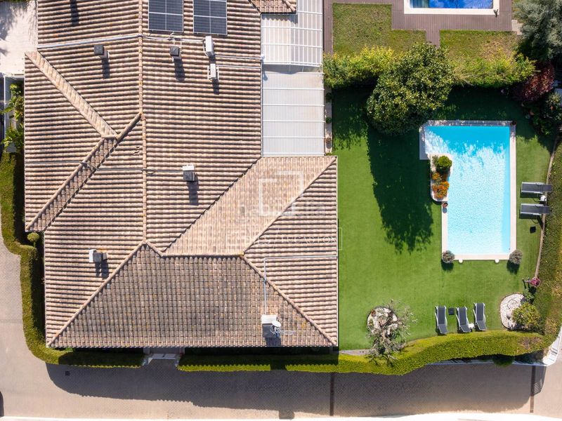 Foto 9db0efc9-fb79-4c7b-b72f-4461dde88374. Xalet amb calefacció aparcament piscina a Teià