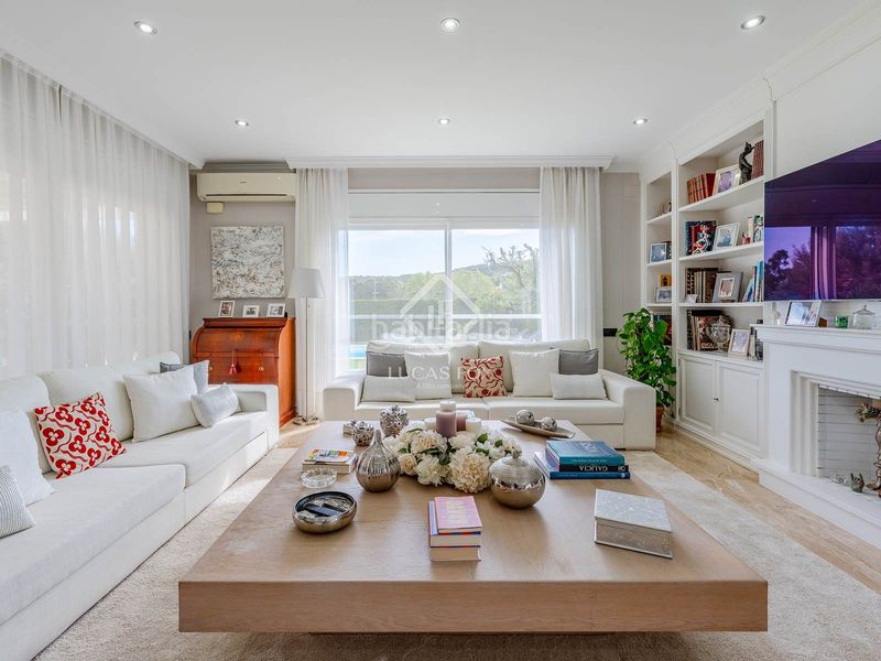 Foto a6dd8731-4d6c-4376-bda6-d687f91b1834. Xalet amb calefacció aparcament piscina a Teià