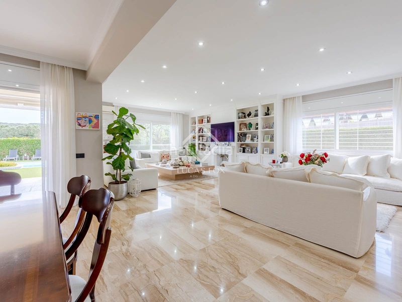 Foto df747f9d-0155-4965-911a-a9eb0216bddf. Xalet amb calefacció aparcament piscina a Teià