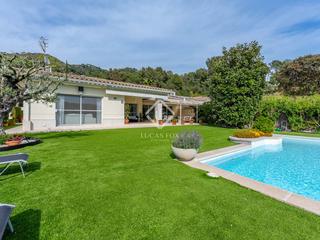Chalet à Teià. Casa en excelentes condiciones de 4 dormitorios en venta en teià