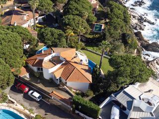 Chalet in Montgoda. Villa en excelentes condiciones en venta en lloret de mar