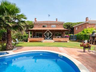Chalet en Gava Mar. Casa en venta cerca de la playa en una zona tranquila de gavà ma