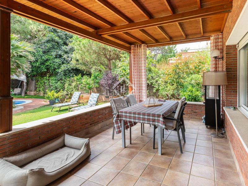 Foto 2e4ac349-f923-489c-ab4f-bd0a4ff30765. Chalet casa en venta cerca de la playa en una zona tranquila mar, barcelona en Gavà