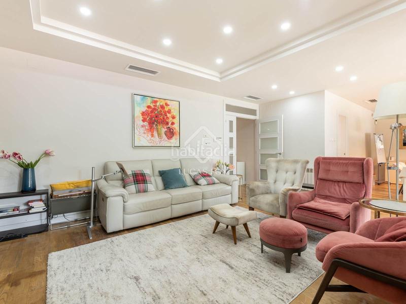 Foto 4ddca0ee-3cd5-4e86-b587-464dc5966397. Chalet casa en venta cerca de la playa en una zona tranquila mar, barcelona en Gavà