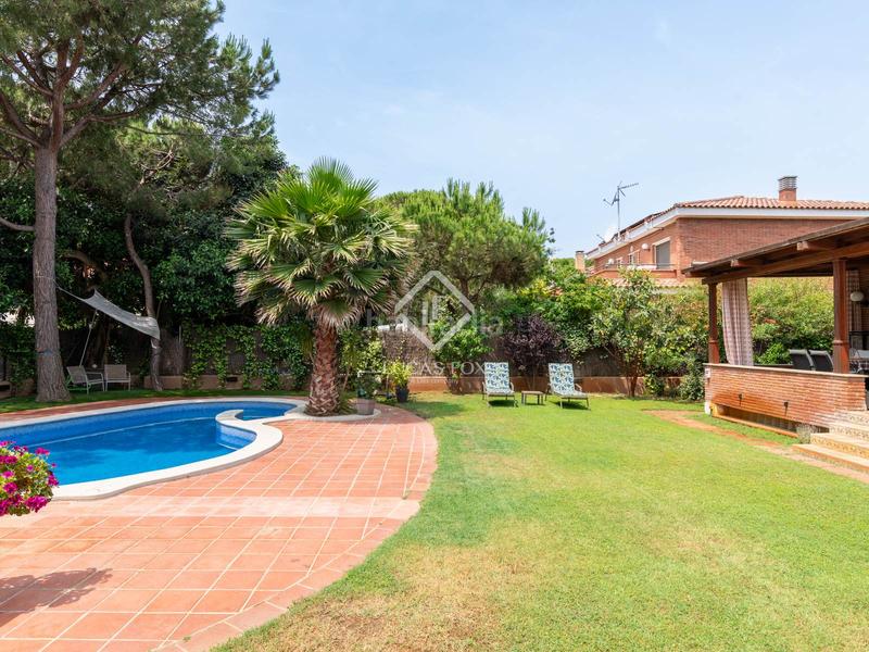 Foto b4875104-74d5-4c20-8c52-b34357814efa. Chalet casa en venta cerca de la playa en una zona tranquila mar, barcelona en Gavà