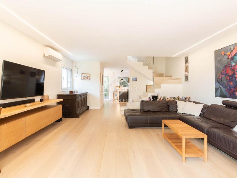 Foto 4e258cca-6087-4360-8110-3ae99767fdfa. Chalet casa en excelentes condiciones de 3 dormitorios en venta en ratpenat en Sitges