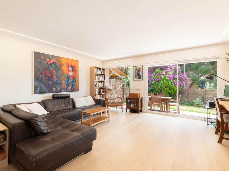 Foto 61fb6483-fe50-4760-b281-d50b0e17bce9. Chalet casa en excelentes condiciones de 3 dormitorios en venta en ratpenat en Sitges
