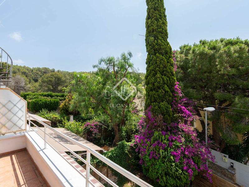 Foto 72af20d7-8271-416b-aaf2-0ade0546ab32. Chalet casa en excelentes condiciones de 3 dormitorios en venta en ratpenat en Sitges