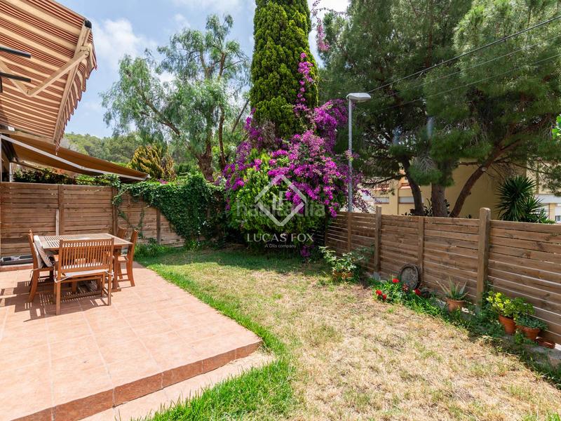 Foto 7c02b172-a5d9-4bea-a62f-482a7a903050. Chalet casa en excelentes condiciones de 3 dormitorios en venta en ratpenat en Sitges
