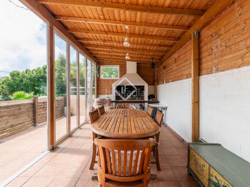 Foto 9d00f90a-4c9f-4a09-b5bf-b55ea61a35c2. Chalet casa en excelentes condiciones de 3 dormitorios en venta en ratpenat en Sitges