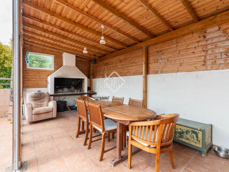 Foto d1e61abd-d7f8-4c54-b206-4925933936e3. Chalet casa en excelentes condiciones de 3 dormitorios en venta en ratpenat en Sitges
