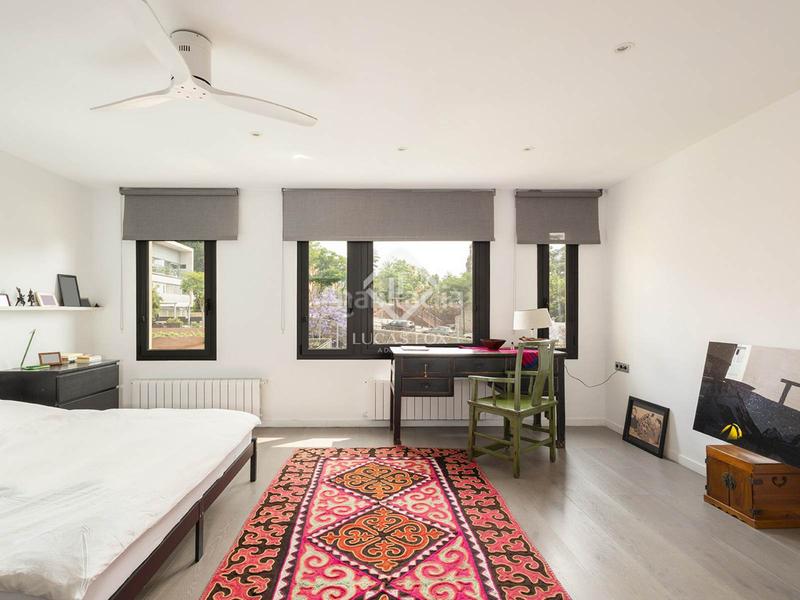 Foto 23a6d5ce-c53e-4d69-8774-9f3e10c4aa8d. Chalet con parcheggio in Sant Gervasi - Bonanova Barcelona