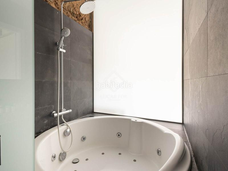 Foto e1d8f56d-d9f2-4504-8a61-3c288648e0a3. Chalet con parcheggio in Sant Gervasi - Bonanova Barcelona