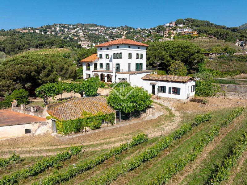 Foto 00106610-0690-4f16-9a29-6dfa91f7d6a3. Masía casa rural de 10 dormitorios con 27,090m de jardín en venta , barcelona en Alella