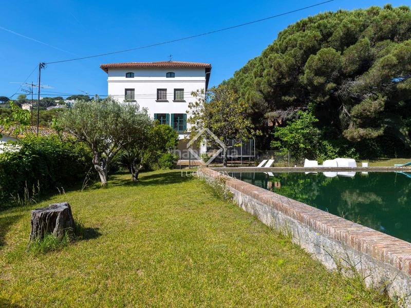 Foto 8ba69587-cc24-4904-a109-474e9e611faa. Masía casa rural de 10 dormitorios con 27,090m de jardín en venta , barcelona en Alella