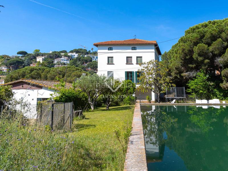 Foto ad8fc948-8b94-44d6-8d08-21b3a373ddc5. Masía casa rural de 10 dormitorios con 27,090m de jardín en venta , barcelona en Alella