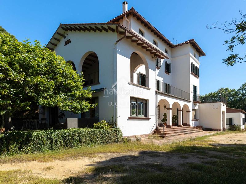 Foto addf25e9-a0c7-43ef-850c-3ea0b24b65e3. Masía casa rural de 10 dormitorios con 27,090m de jardín en venta , barcelona en Alella
