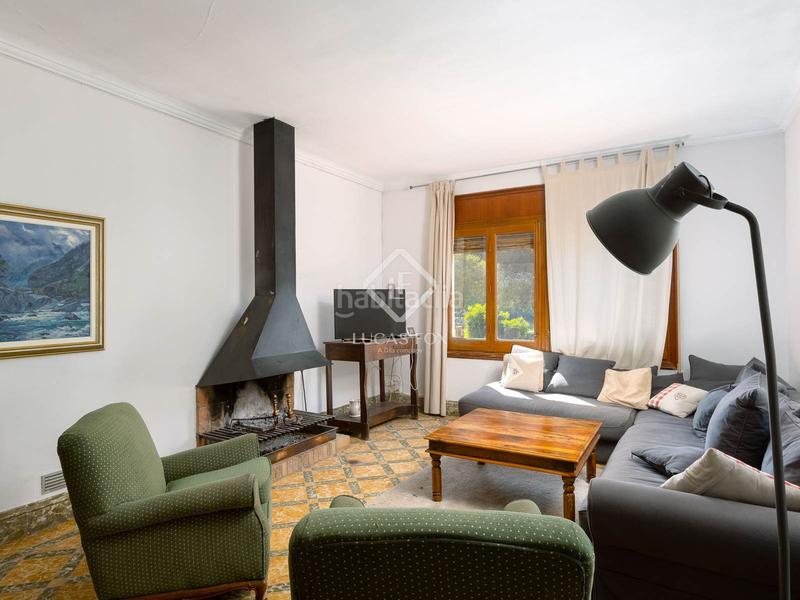 Foto e17ef0d3-133d-4e3c-aecb-e04236d64807. Masía casa rural de 10 dormitorios con 27,090m de jardín en venta , barcelona en Alella