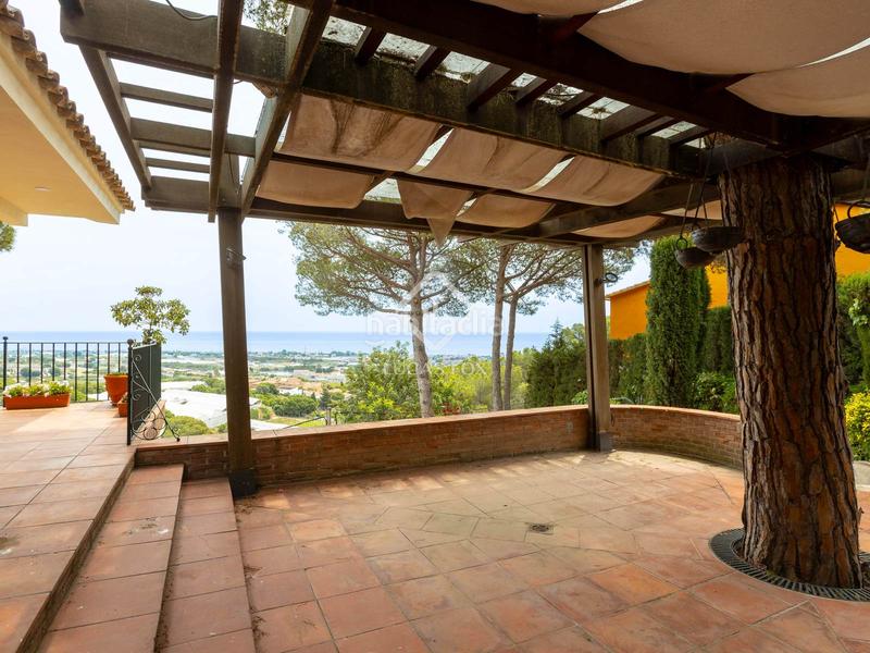 Foto 1b25e1ae-4a8a-4ac7-be24-b22a09534b8f. Xalet amb calefacció aparcament piscina a Cabrils