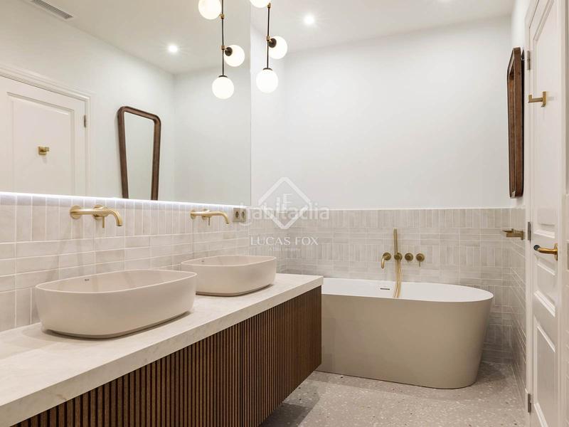 Foto 38a85ce0-2b0b-41eb-93c3-3d3d5eaaddc7. Piso  en venta completamente renovado con 3 dormitorios en suite y vistas despejadas en sant gervasigalvany. en Barcelona
