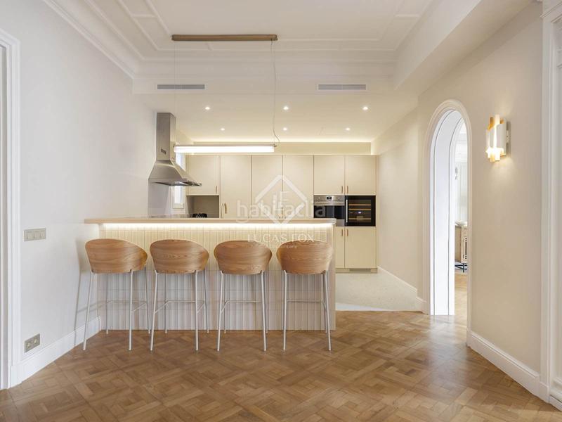 Foto 4900e226-2af4-4495-ad05-23dc25c245a8. Piso  en venta completamente renovado con 3 dormitorios en suite y vistas despejadas en sant gervasigalvany. en Barcelona