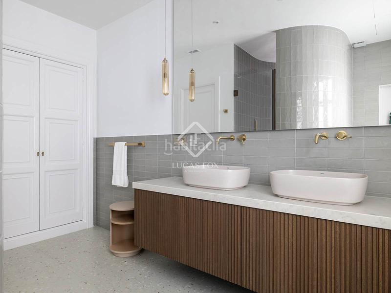 Foto 512d2ca9-c7df-4cbf-a262-4ded78d13bfe. Piso  en venta completamente renovado con 3 dormitorios en suite y vistas despejadas en sant gervasigalvany. en Barcelona