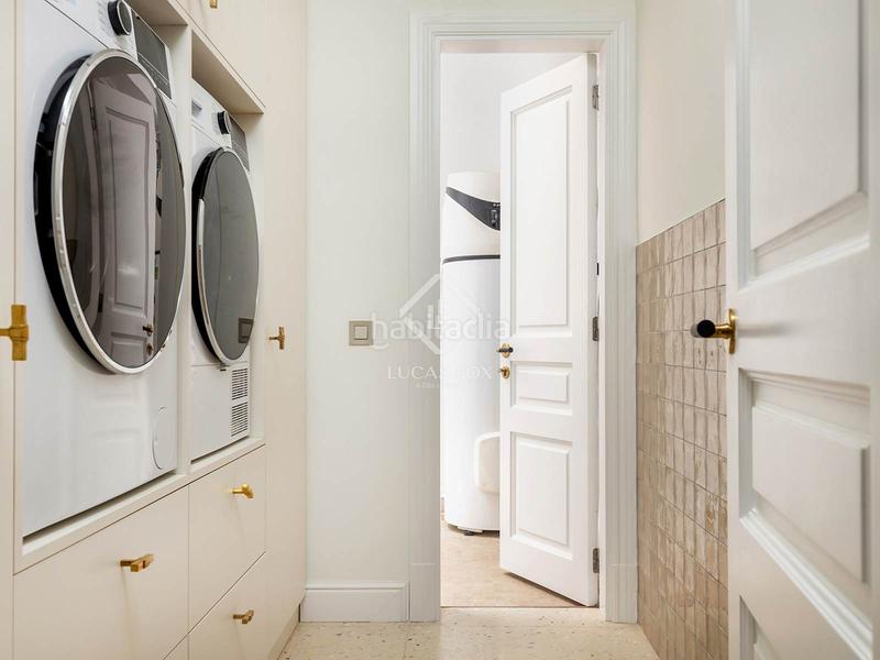 Foto 539b8ad8-1fc2-4999-82eb-96005bb799b3. Piso  en venta completamente renovado con 3 dormitorios en suite y vistas despejadas en sant gervasigalvany. en Barcelona